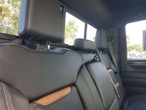 Certified 2024 GMC Sierra 2500 AT4 w/ AT4 Premium Plus Package AWD/4WD image 25