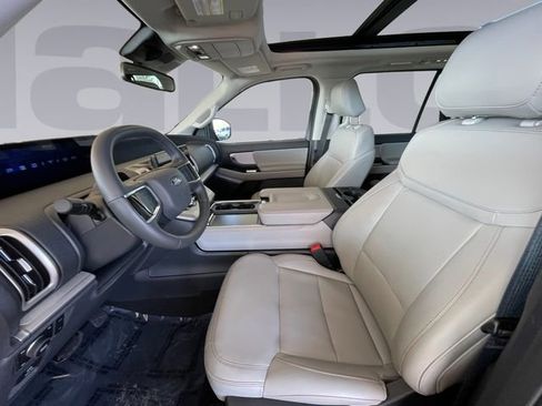 Used 2025 Ford Expedition Max Active image 10