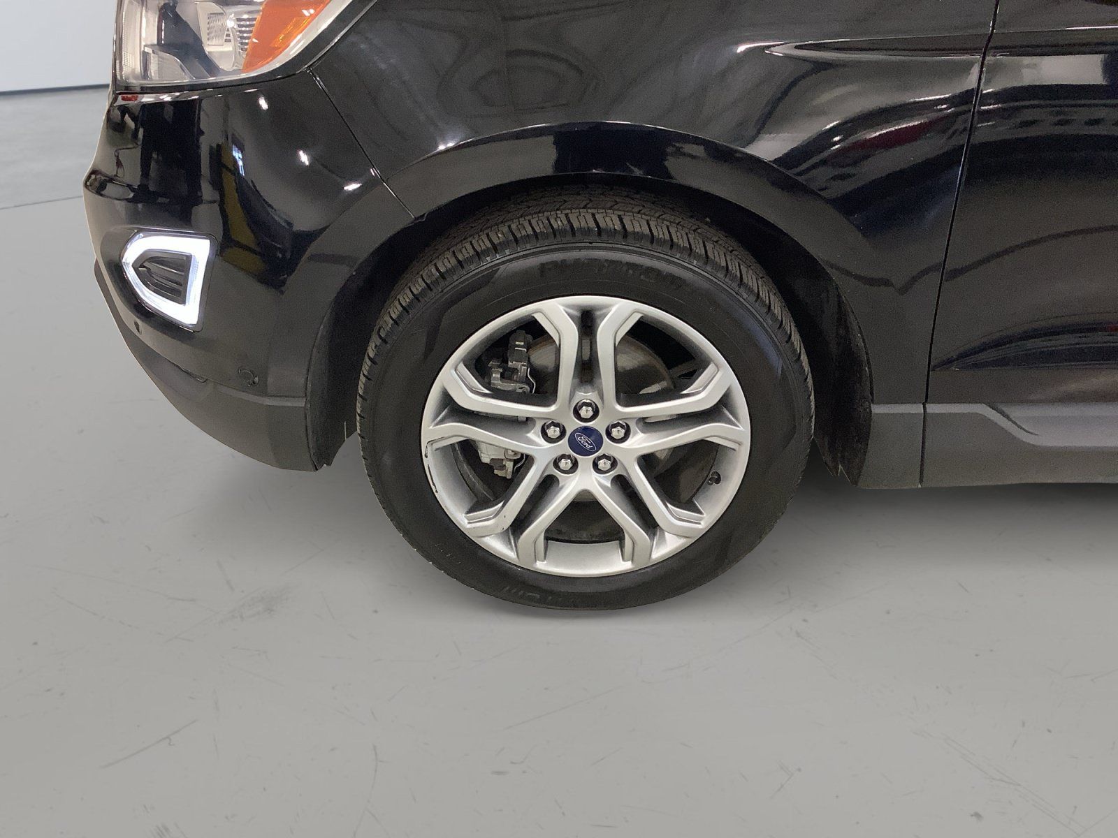 Used 2016 Ford Edge Titanium w/ Equipment Group 302A FWD image 7