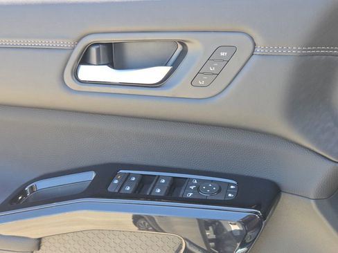 New 2026 Nissan Pathfinder Platinum FWD image 27