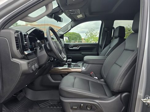 New 2026 Chevrolet Silverado 1500 LT Trail Boss w/ Convenience Package II AWD/4WD image 18