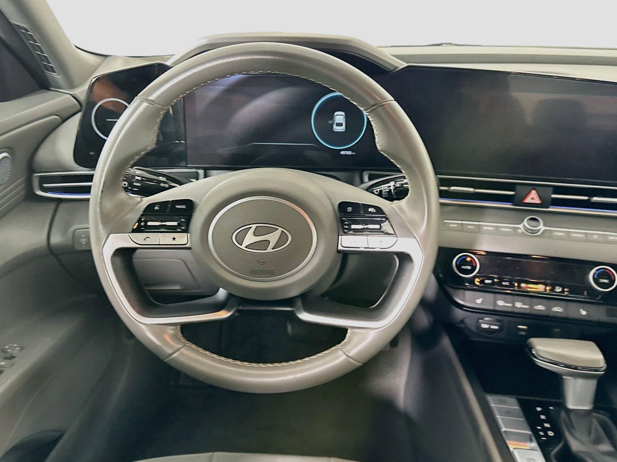 Used 2025 Hyundai Elantra SEL FWD image 18