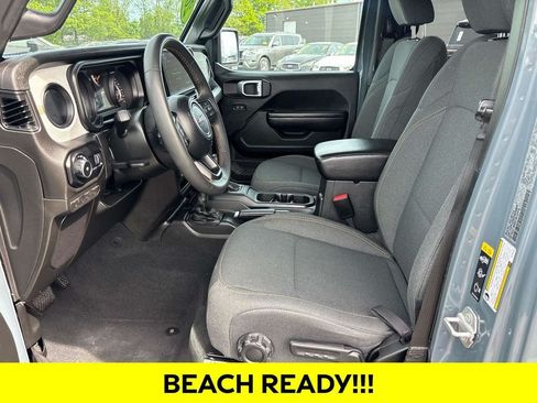 Used 2024 Jeep Wrangler Unlimited Sport AWD/4WD image 11