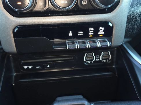 Used 2019 RAM 1500 Big Horn AWD/4WD image 20