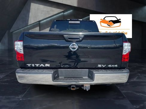 Used 2017 Nissan Titan SV AWD/4WD image 9