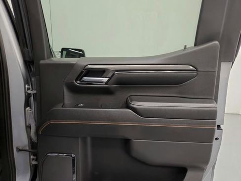 Used 2023 GMC Sierra 1500 AT4 w/ Technology Package AWD/4WD image 40