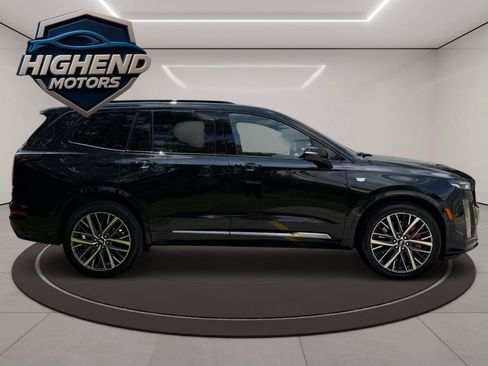 Used 2024 Cadillac XT6 Sport w/ Technology Package AWD/4WD image 7