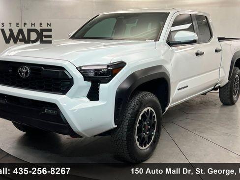 Used 2025 Toyota Tacoma TRD Off-Road w/ TRD Off Road Upgrade Package AWD/4WD image 1