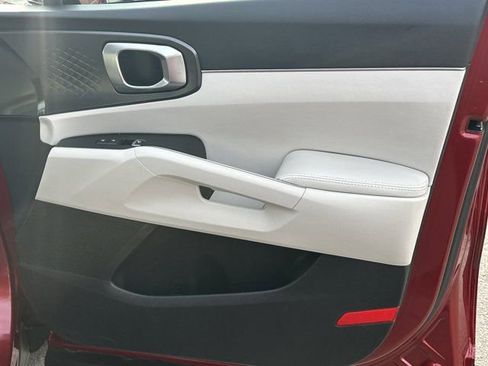 Used 2022 Kia Sorento S w/ Panoramic Sunroof Package image 19