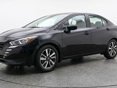 Used 2025 Nissan Versa SV FWD image 3