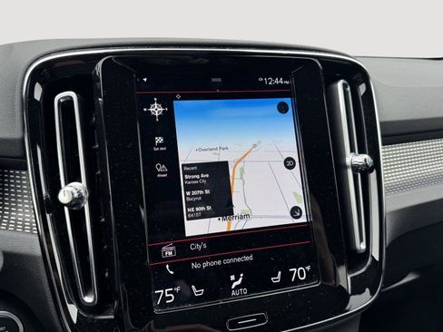 Used 2022 Volvo XC40 T5 R-Design w/ Advanced Package image 19