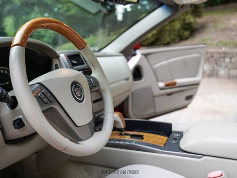 Used 2004 Cadillac XLR RWD image 40