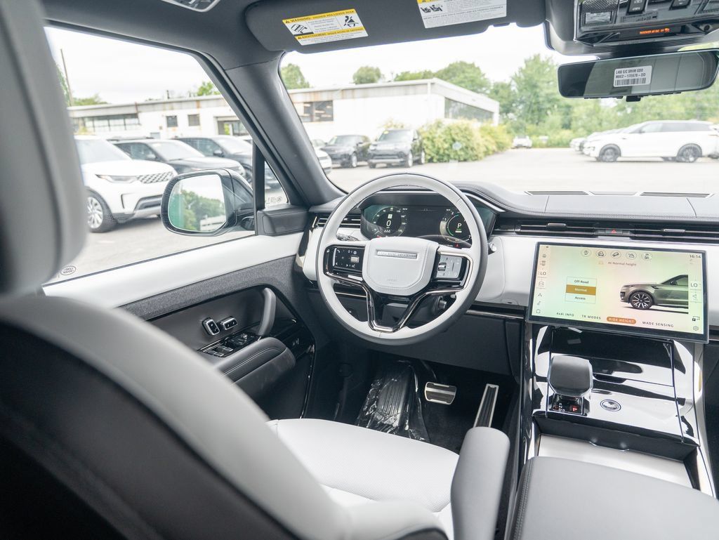 New 2026 Land Rover Range Rover Sport Dynamic SE AWD/4WD image 18