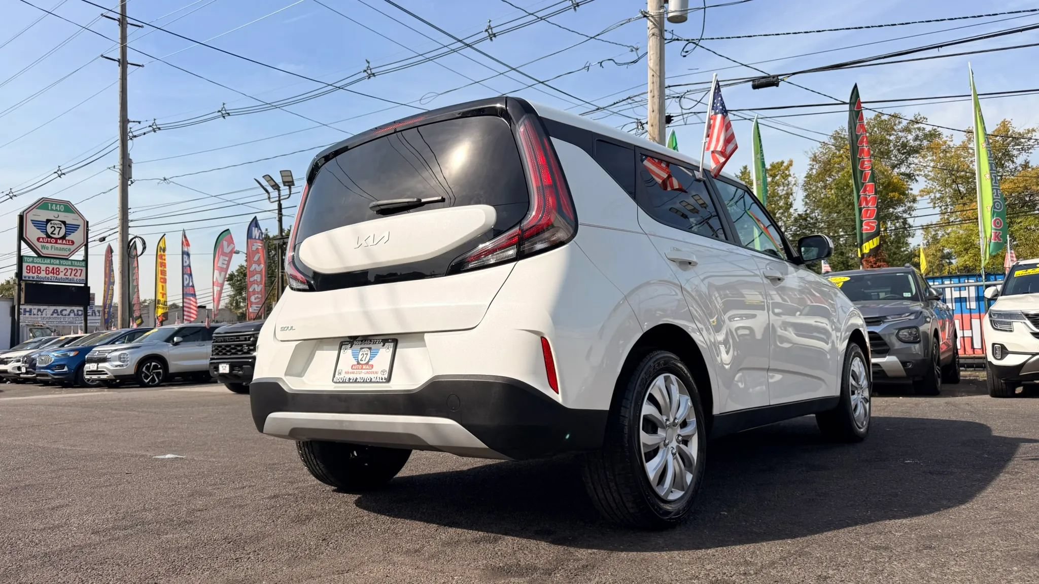 Used 2025 Kia Soul LX FWD image 8