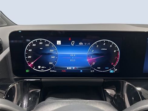 Used 2025 Mercedes-Benz GLA 250 4MATIC image 17