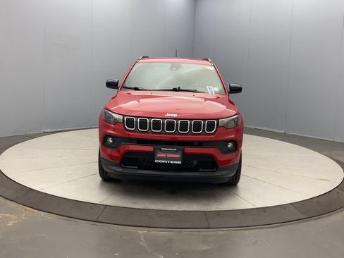 Used 2023 Jeep Compass Latitude AWD/4WD image 8