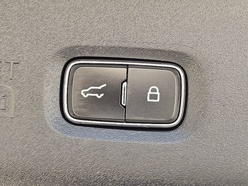 Used 2025 Ford Expedition Max Active RWD image 18