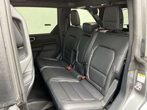 New 2025 Ford Bronco Badlands image 10