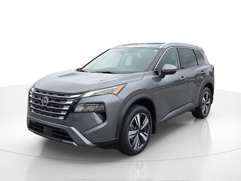 Used 2024 Nissan Rogue SL w/ SL Premium Package image 2