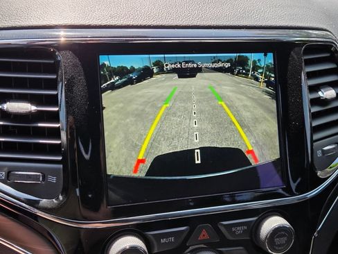 Used 2020 Jeep Grand Cherokee Limited AWD/4WD image 27