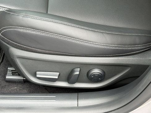 Used 2026 Genesis G70 2.5T RWD image 15