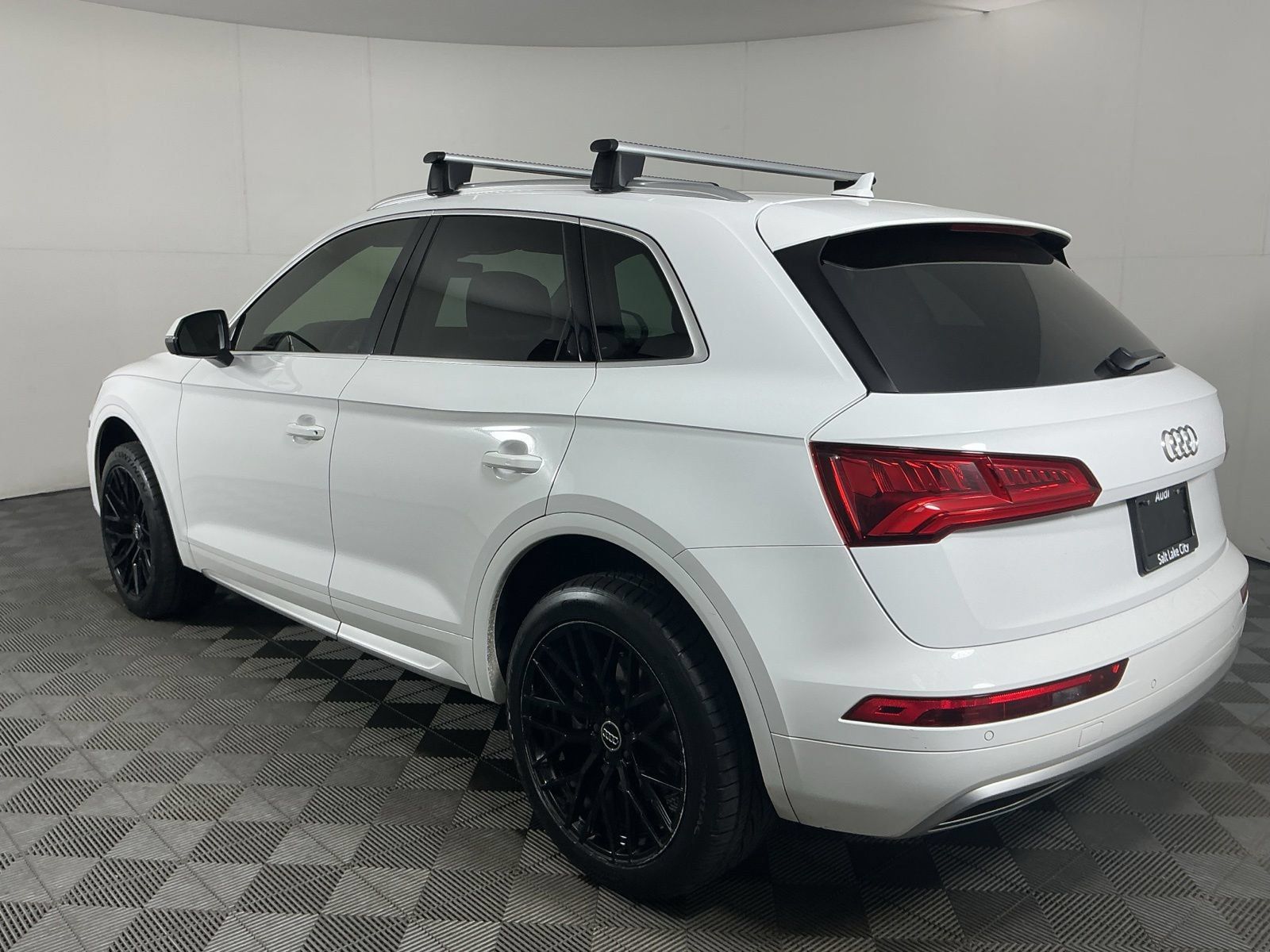 Used 2018 Audi Q5 2.0T Premium Plus w/ Premium Plus Package AWD/4WD image 6