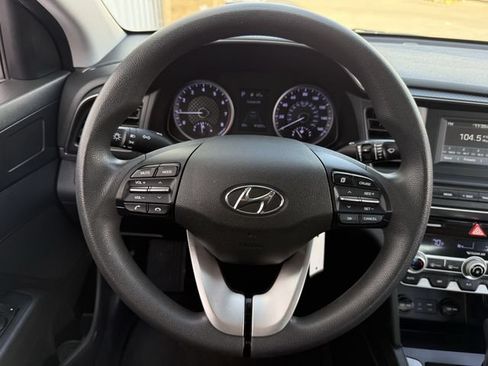 Used 2020 Hyundai Elantra SE w/ Cargo Package (C1) FWD image 12