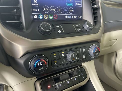 Used 2023 GMC Acadia Denali w/ Denali Ultimate Package image 17