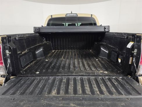 Used 2018 Toyota Tacoma Limited image 10