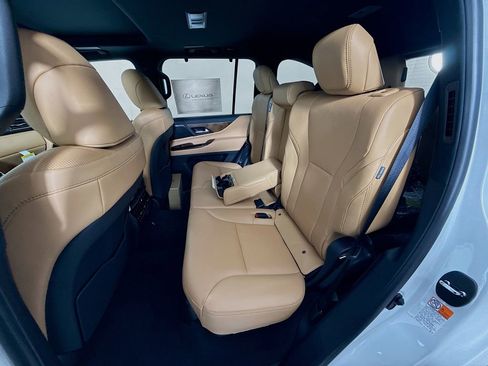 New 2026 Lexus LX 700h Luxury image 17