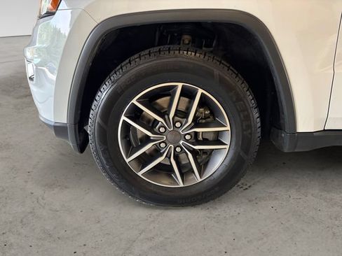 Used 2022 Jeep Grand Cherokee Limited AWD/4WD image 15
