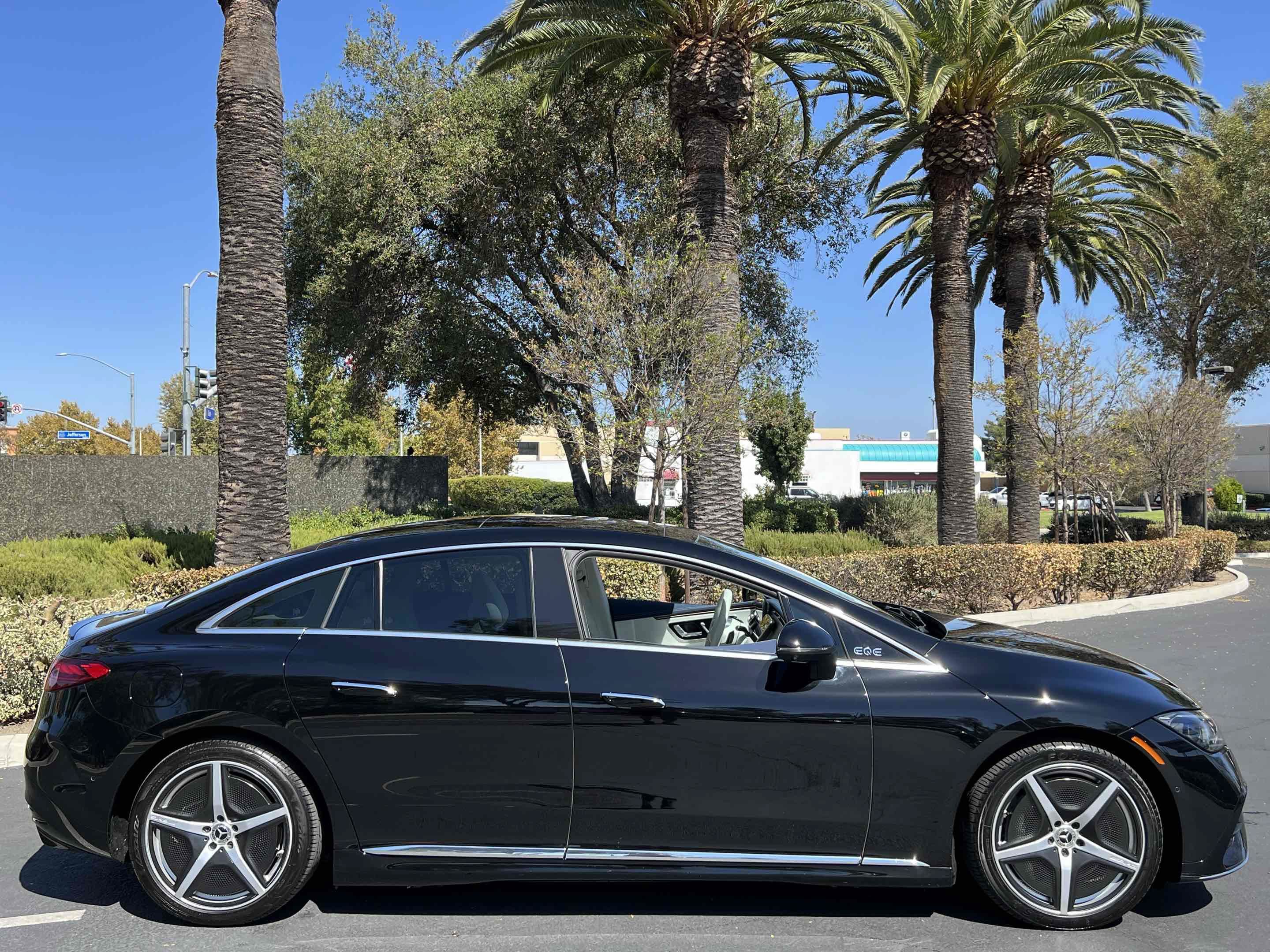 Used 2023 Mercedes-Benz EQE 350+ 4MATIC Sedan w/ Exclusive Trim Package image 18