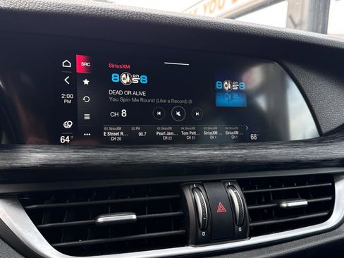 Used 2022 Alfa Romeo Stelvio Sprint image 22