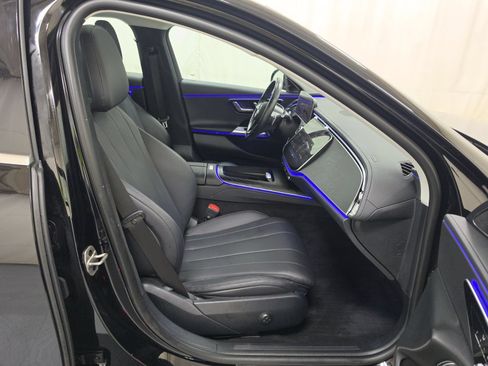 Used 2025 Mercedes-Benz E 350 4MATIC Sedan w/ Digital Light Package image 8