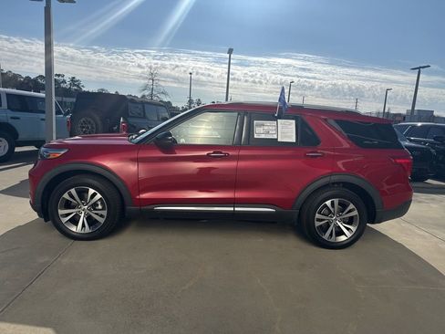 Used 2020 Ford Explorer Platinum w/ Premium Technology Package image 4