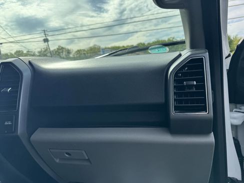 Used 2018 Ford F150 XLT w/ Equipment Group 302A Luxury AWD/4WD image 15