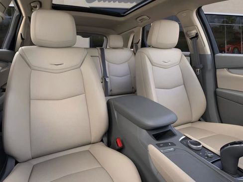 Used 2025 Cadillac XT5 Premium Luxury w/ Technology Package AWD/4WD image 11