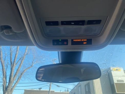 Used 2018 Chevrolet Cruze LT w/ Convenience Package image 25