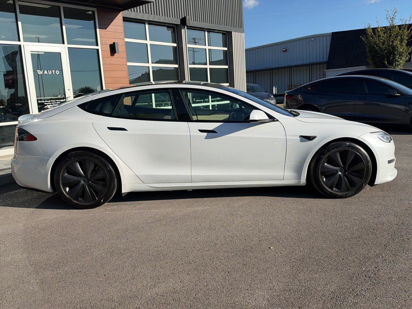 Used 2022 Tesla Model S AWD/4WD image 9
