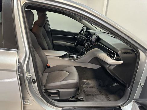 Used 2022 Toyota Camry LE image 38