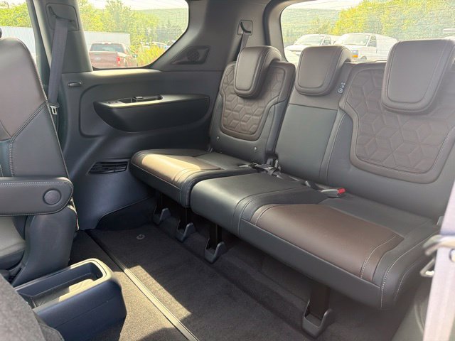 Used 2025 Nissan Armada Platinum AWD/4WD image 22