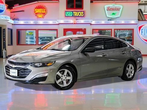 Used 2022 Chevrolet Malibu LS w/ LPO, Floor Liner Package image 2