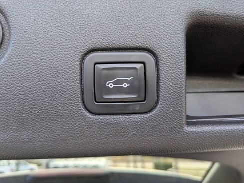 Used 2020 Chevrolet Equinox LT image 14