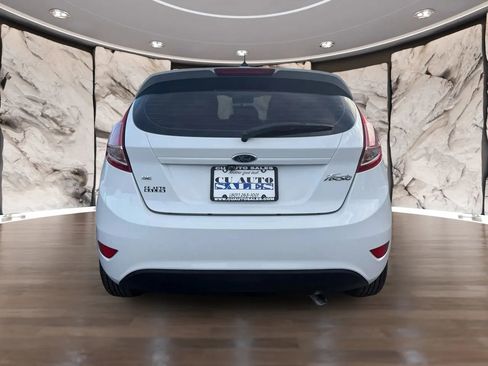 Used 2014 Ford Fiesta SE image 4