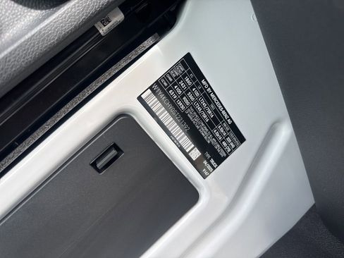 Used 2025 Mercedes-Benz Sprinter 2500 image 30