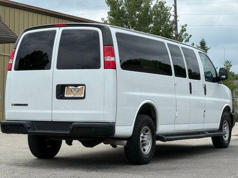 Used 2022 Chevrolet Express 3500 LS RWD image 6