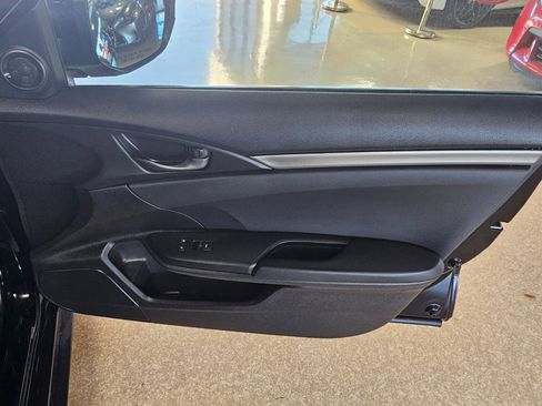 Used 2021 Honda Civic Sport image 9