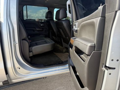 Used 2017 GMC Sierra 2500 Denali w/ Duramax Plus Package image 10