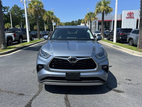Used 2020 Toyota Highlander Platinum AWD/4WD image 3