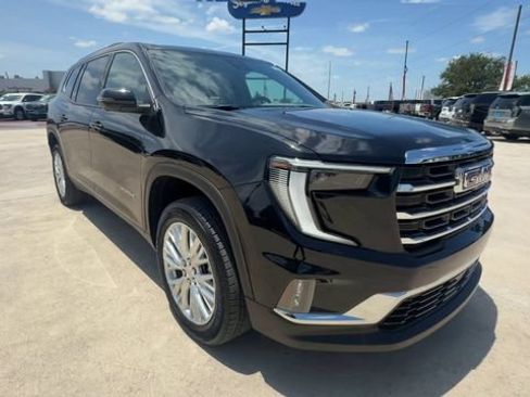 Certified 2026 GMC Acadia Elevation w/ Elevation Premium Package FWD image 2